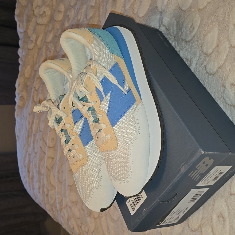 NEW 237 New Balance x American Eagle